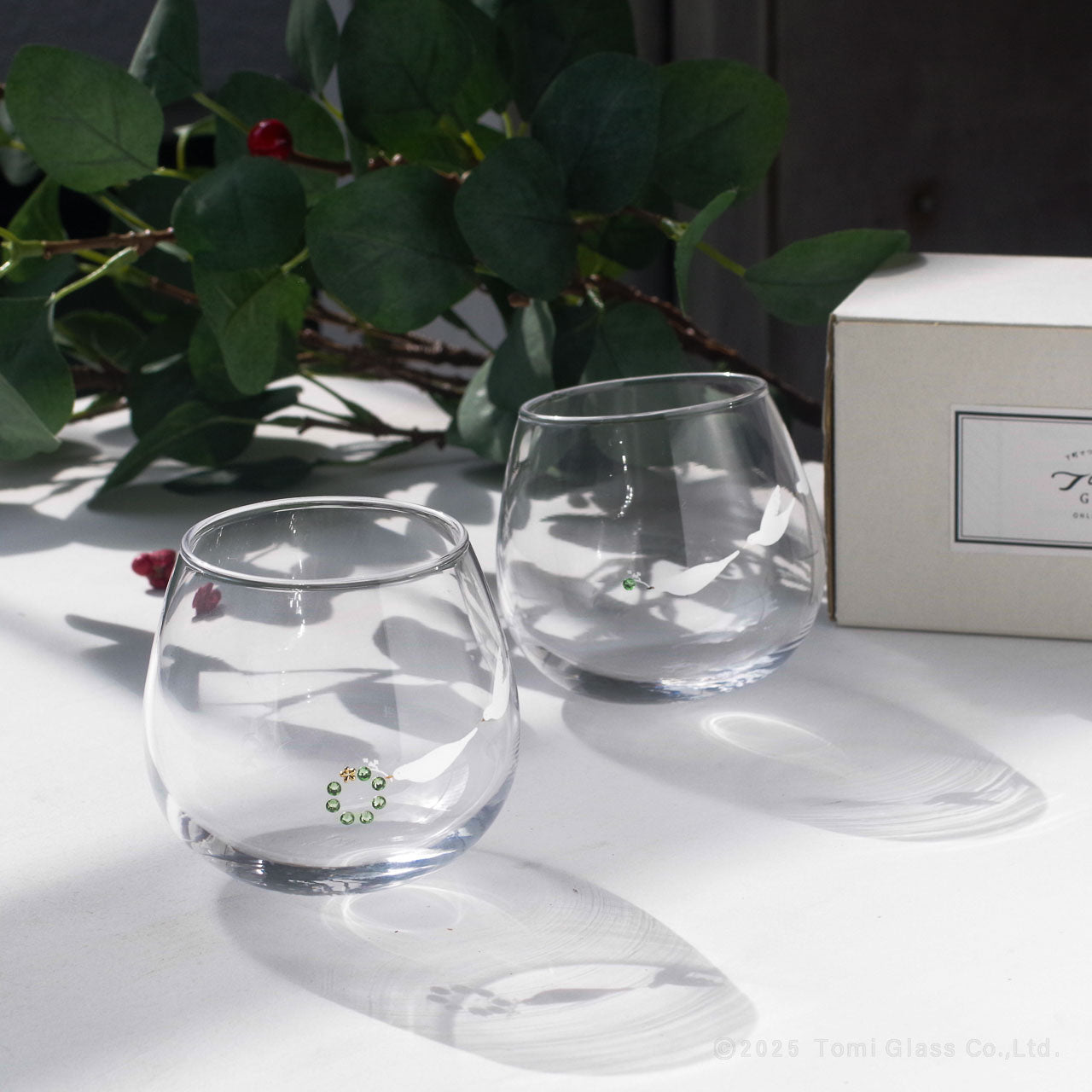 ラッピング無料｜リース運ぶ白い鳥｜ゆらゆらペアグラス｜ECST068