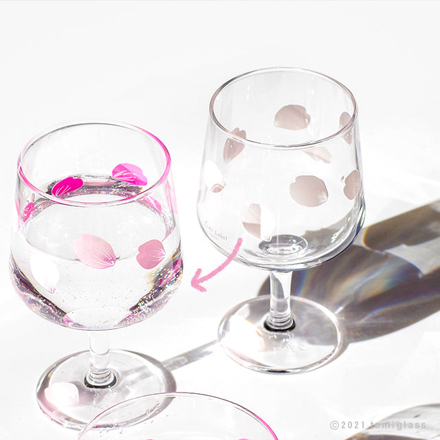 色が変わる-ワイングラス-ピンク
